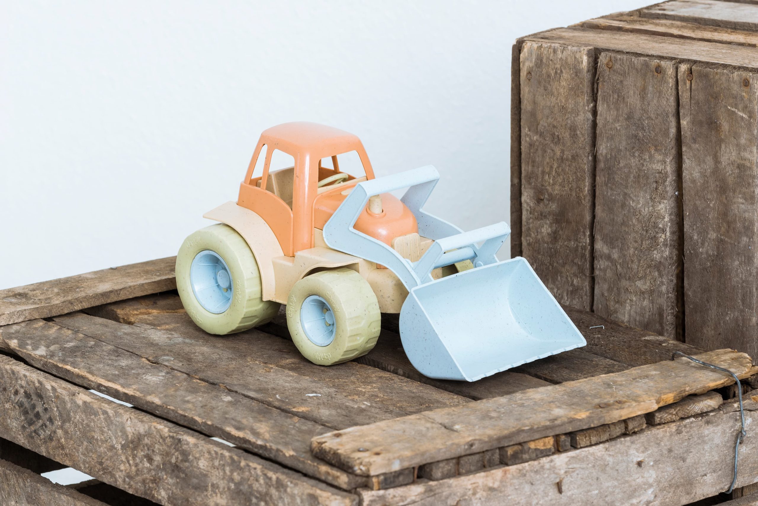 Tracteur / camion pelleteuse en bioplastique – Image 2