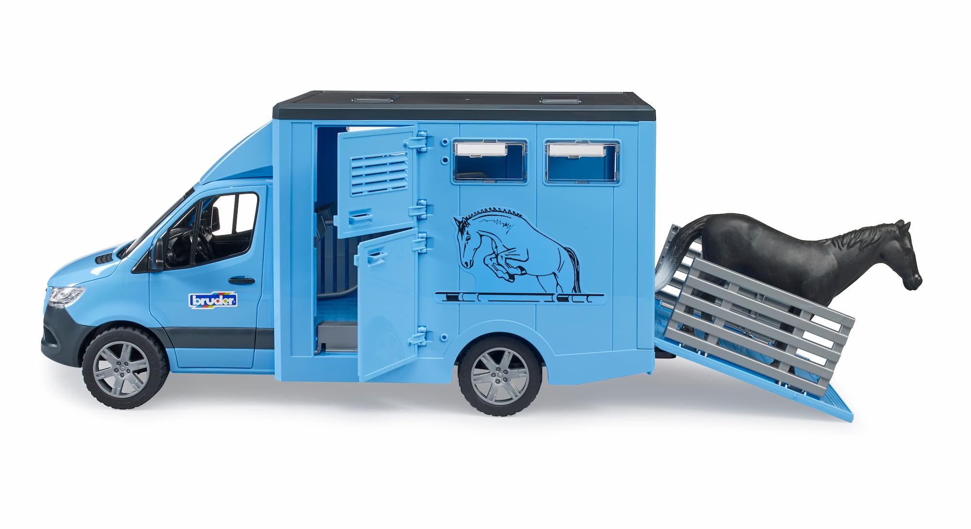 camion transport d'animaux mercedes benz avec son cheval