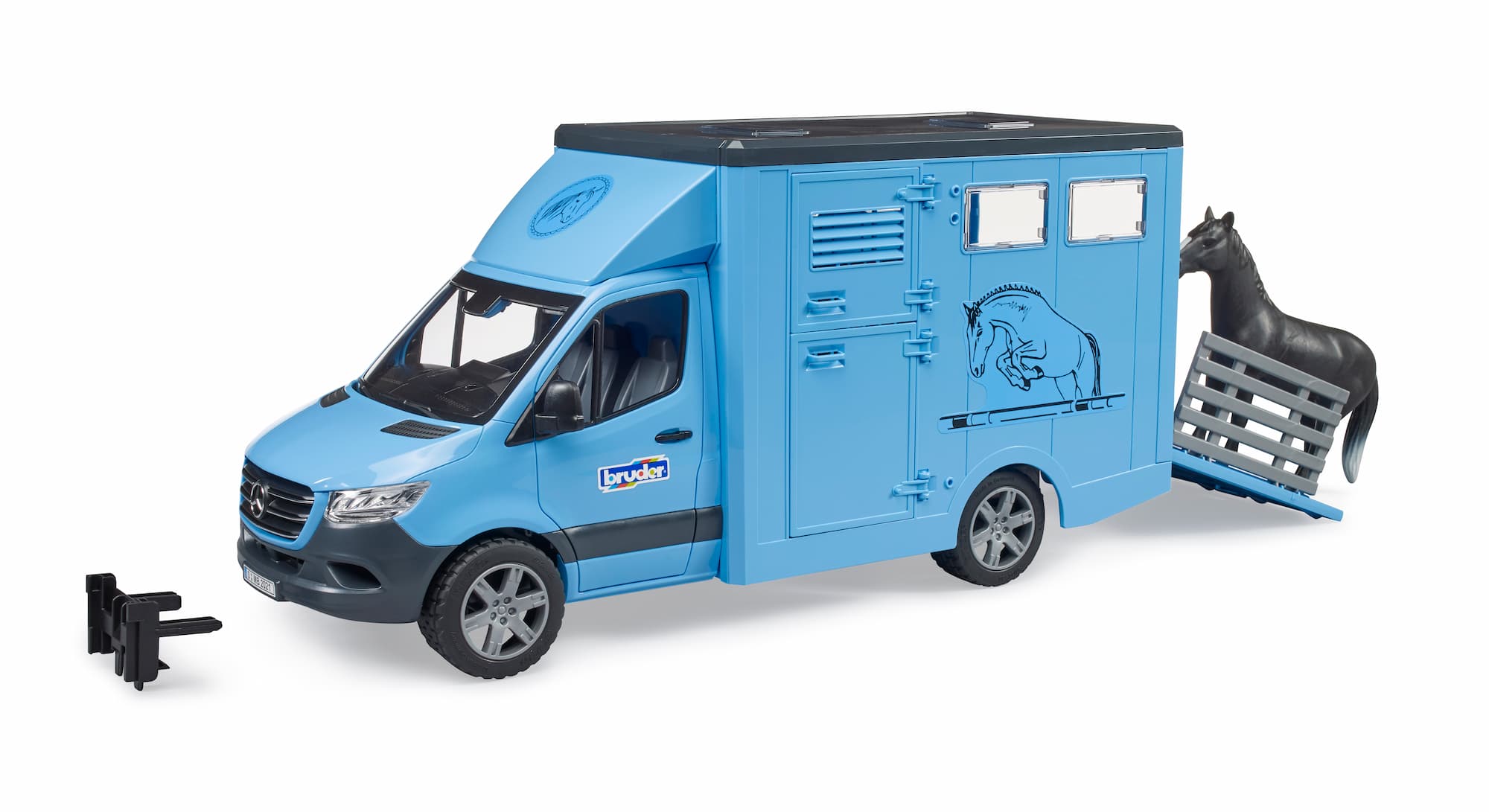 camion transport d'animaux mercedes benz avec son cheval