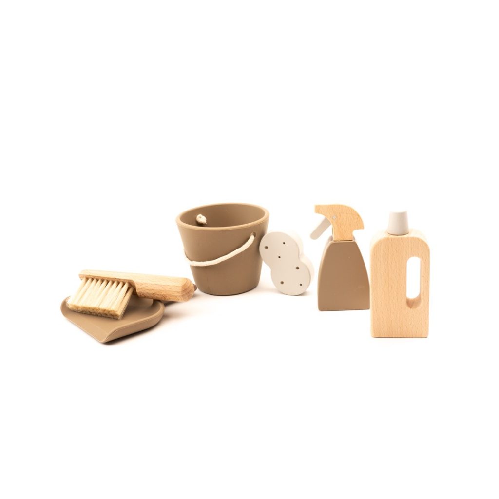 set de ménage en bois et silicone
