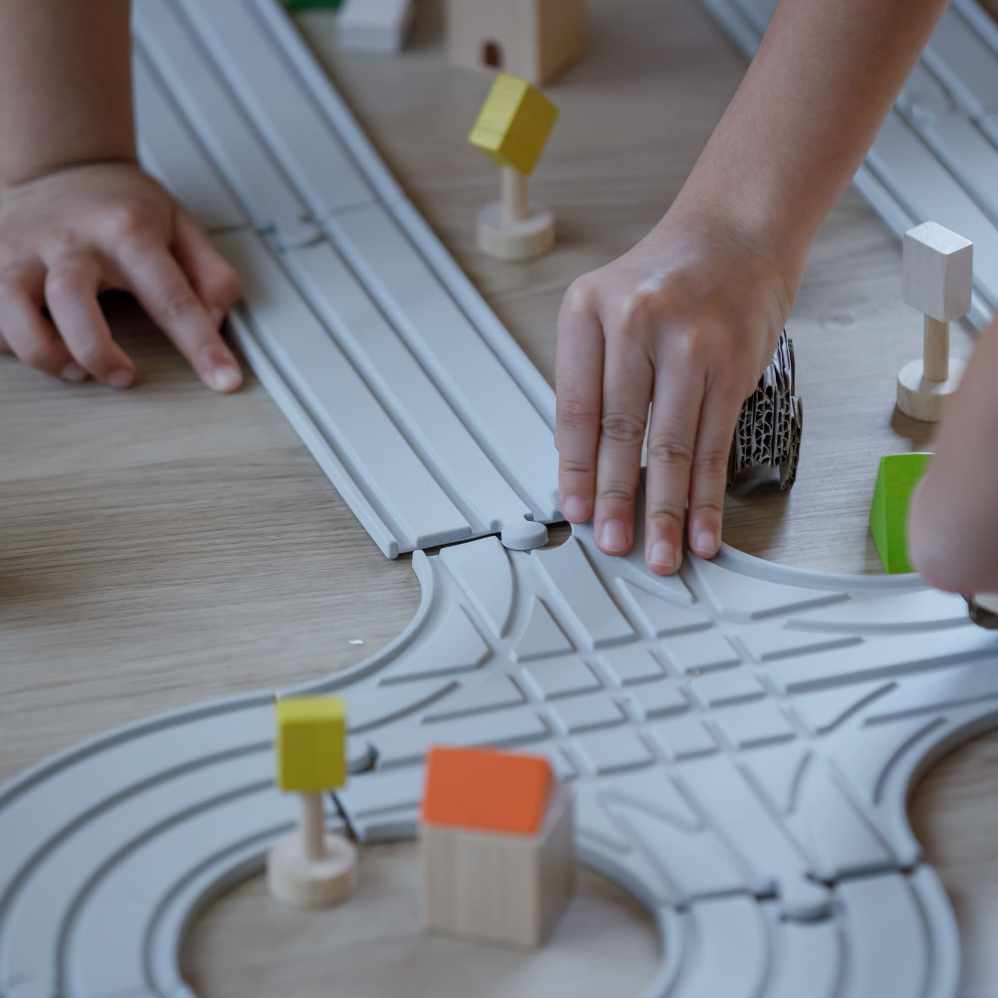 circuit reversible train et voiture en caoutchouc naturel