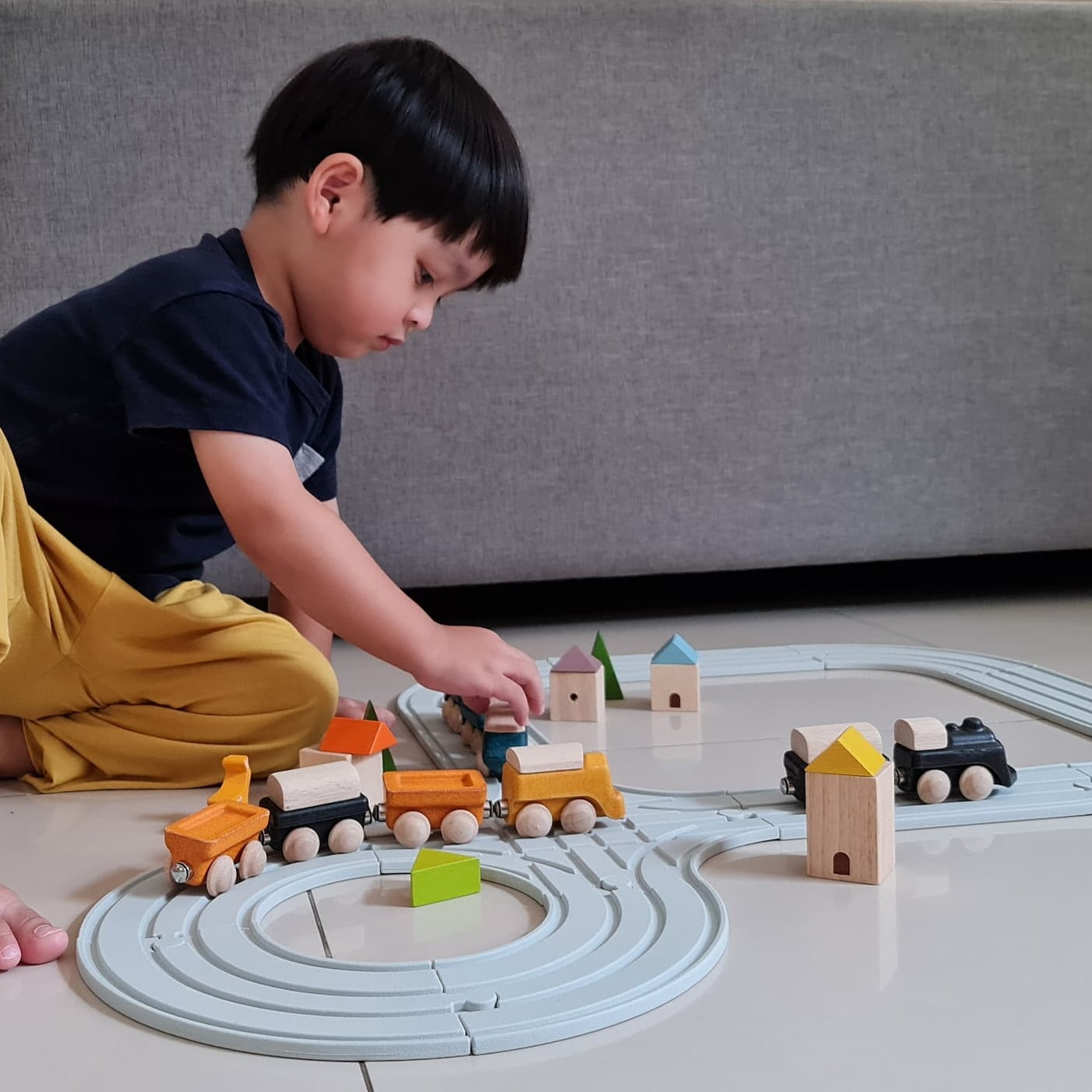 circuit reversible train et voiture en caoutchouc naturel