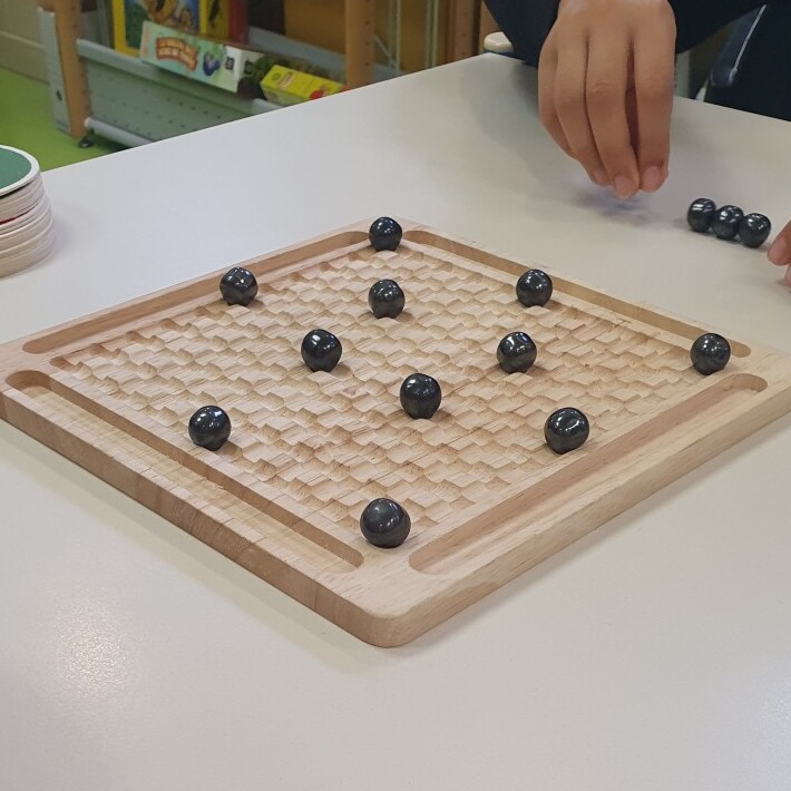 jeu des cailloux magnétiques