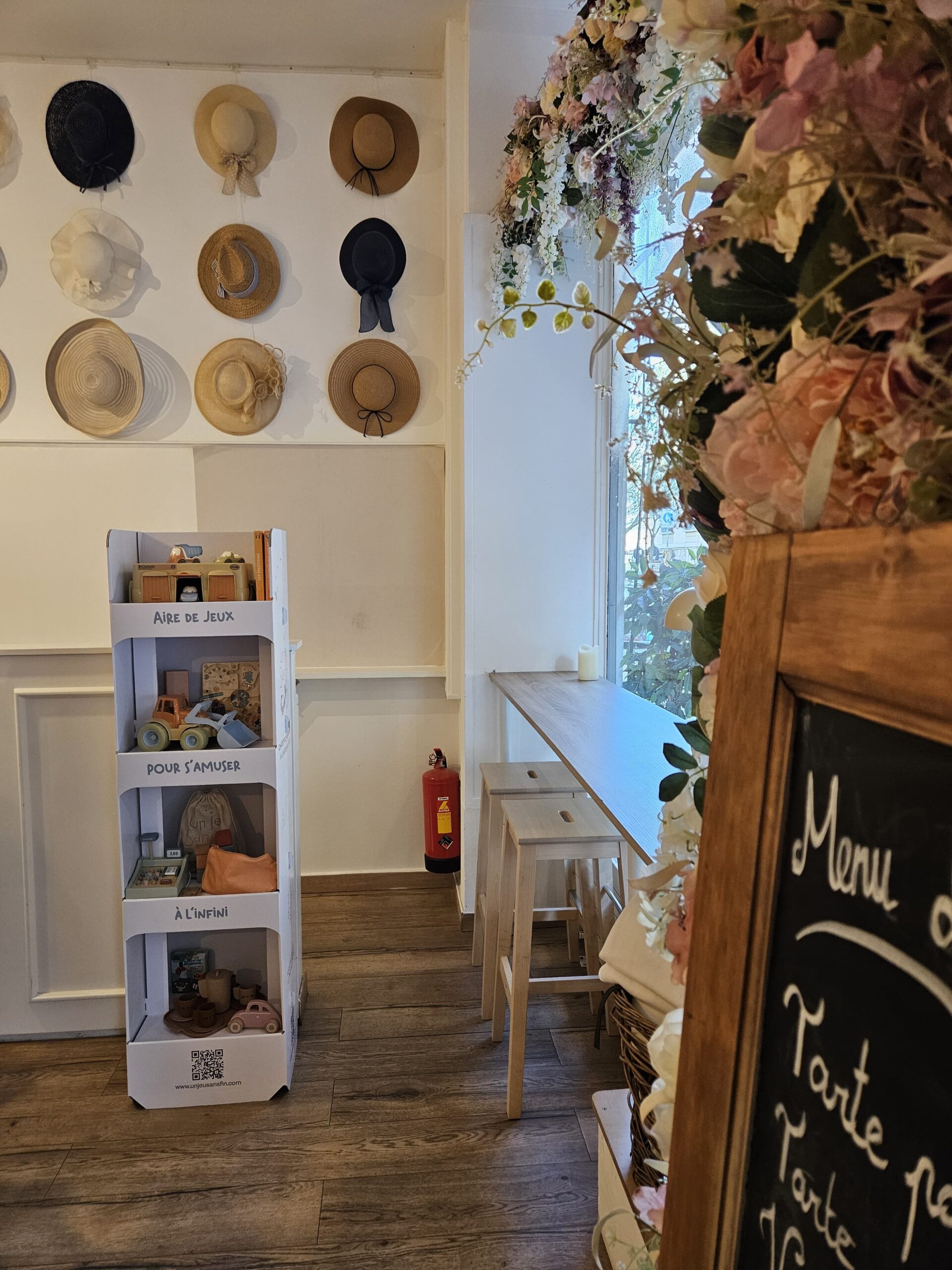presentoir jouet restaurant